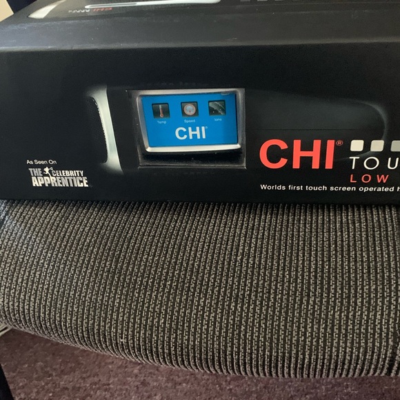 Limited edition 1st ever digital chi blow dryer - Picture 2 of 3